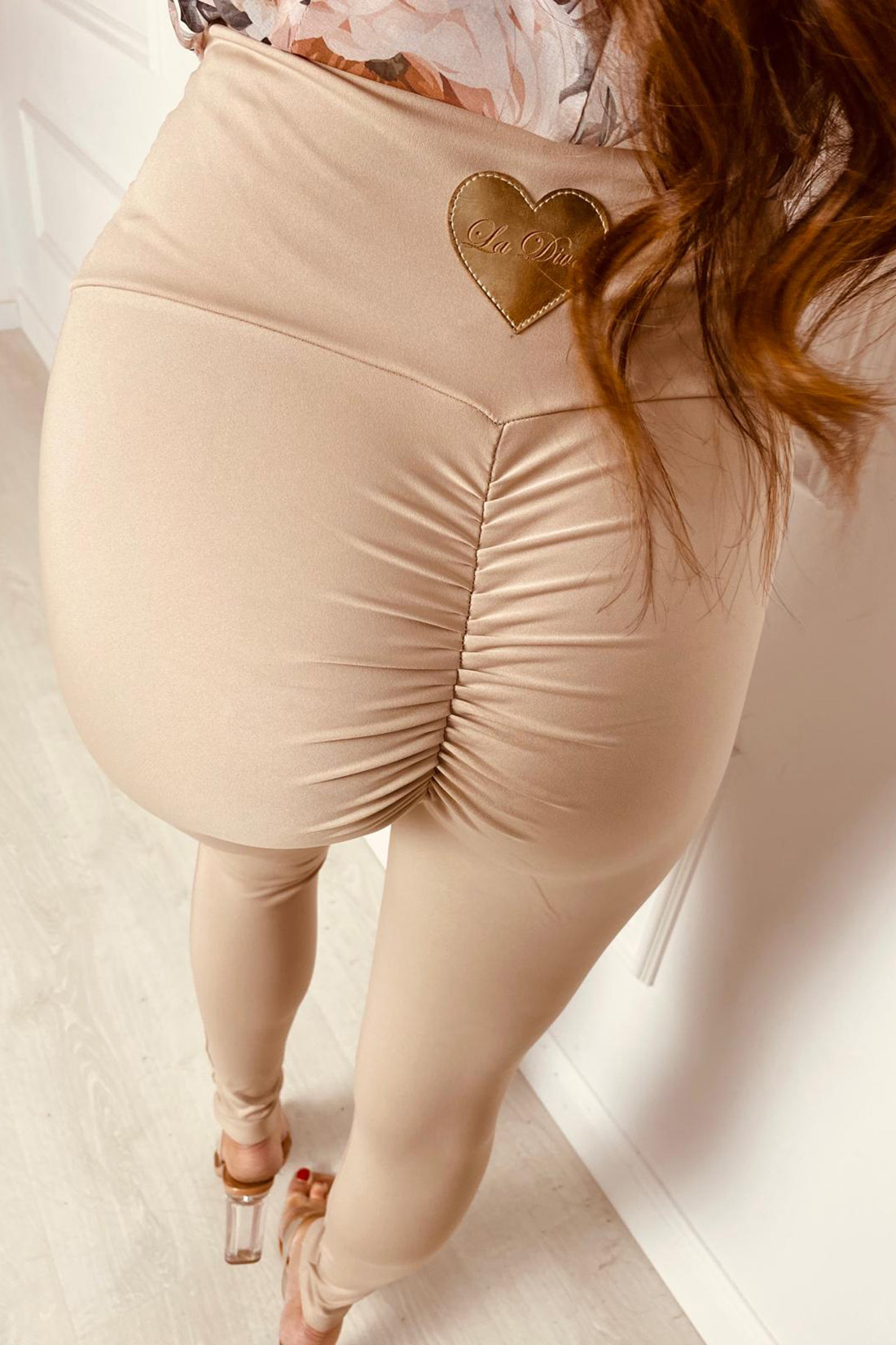 LEGGINSY Z MARSZCZENIEM LA DIVA BEŻ - obrazek 2