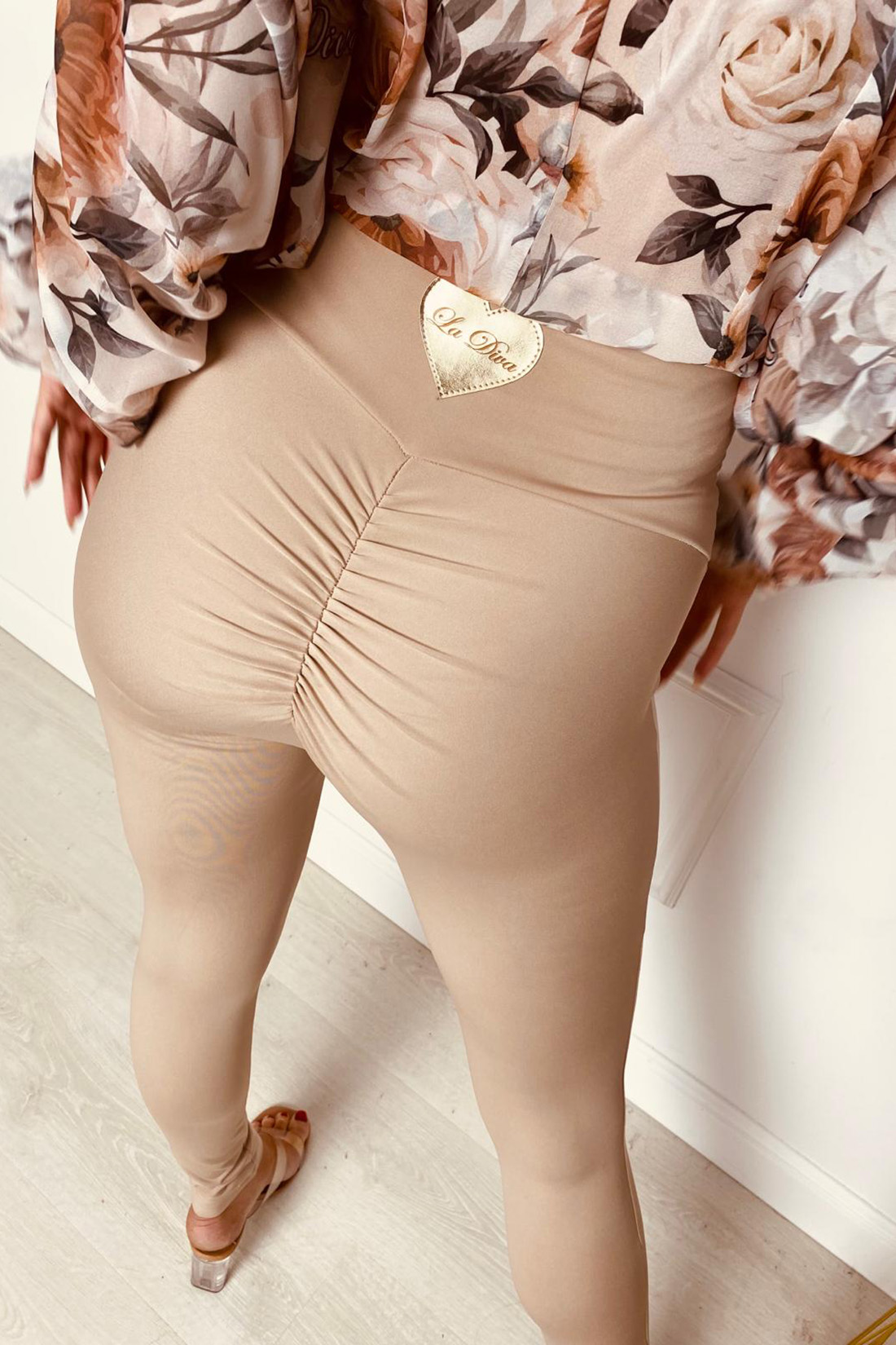 LEGGINSY Z MARSZCZENIEM LA DIVA BEŻ - obrazek 3