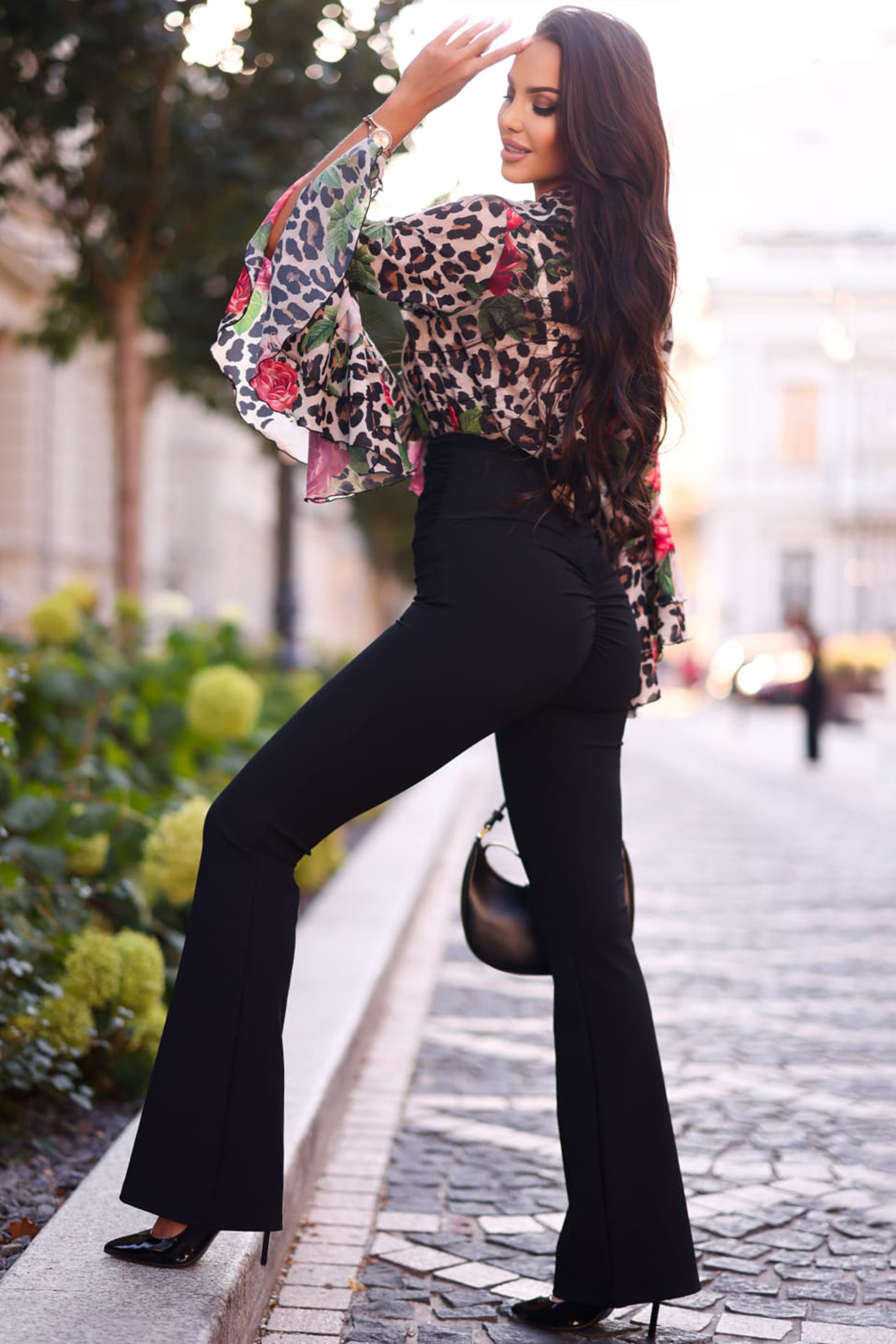 SPODNIE DZWONY LA DIVA CZARNE PRĄŻEK - obrazek 4