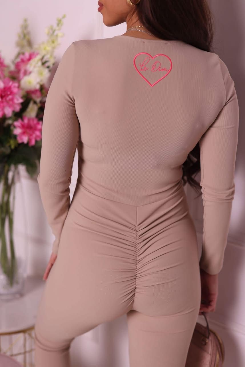 KOMBINEZON PRĄŻEK BEŻ - obrazek 2